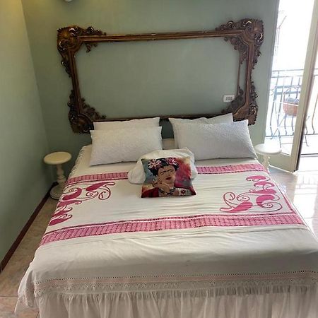 Apartament Casa Gioia, Tra Palazzo Reale,Lungomare E Monte Echia Neapol Zewnętrze zdjęcie